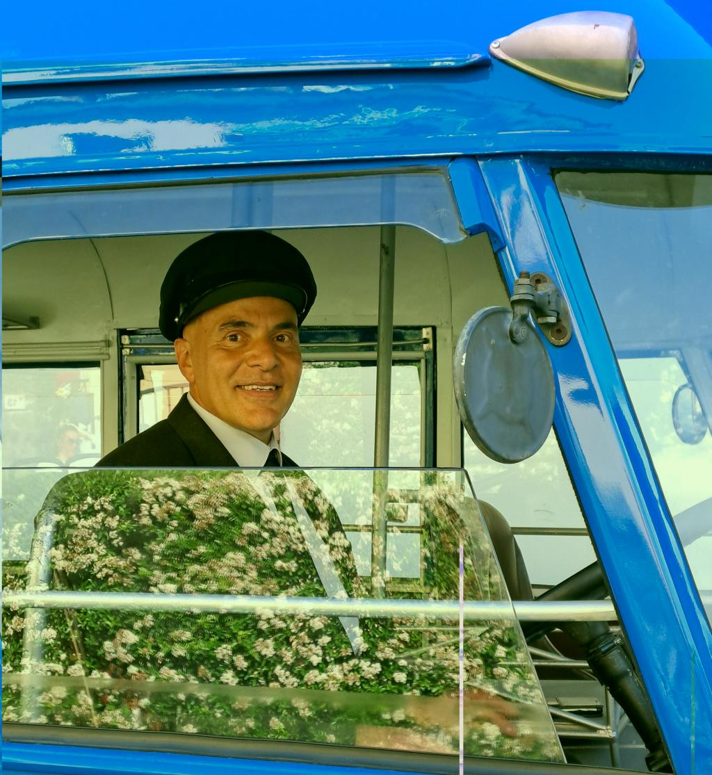 CUCINO AL VOLANTE